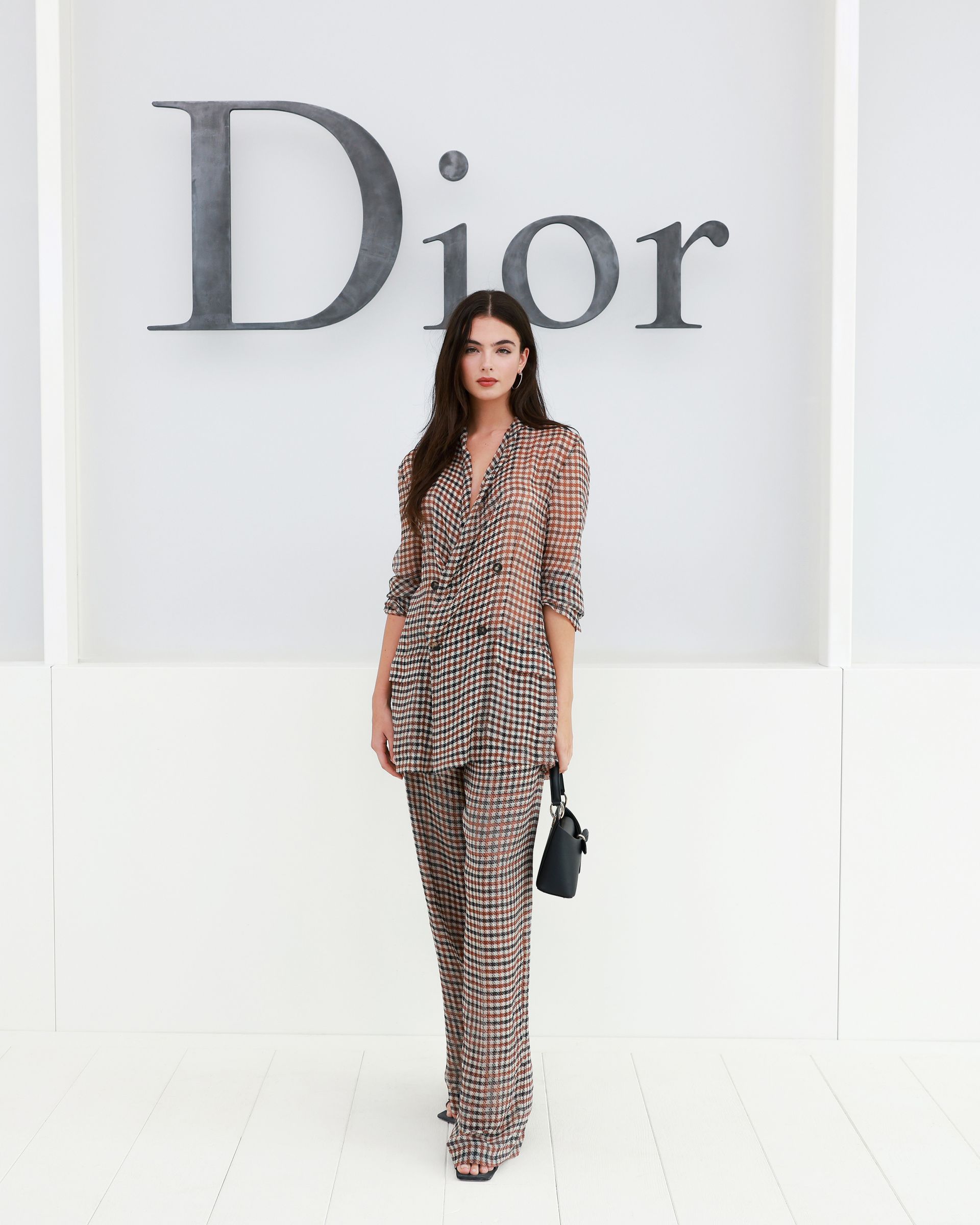 Deva Cassel في عرض Dior لصيف 2027
