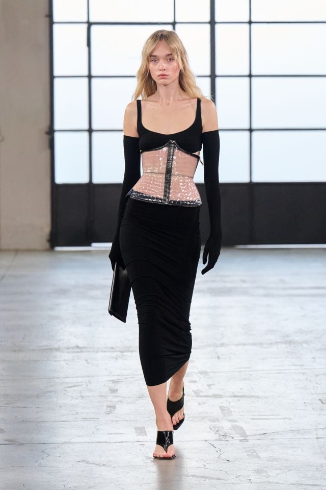 من عرض أزياء Elisabetta Franchi لربيع وصيف 2027
