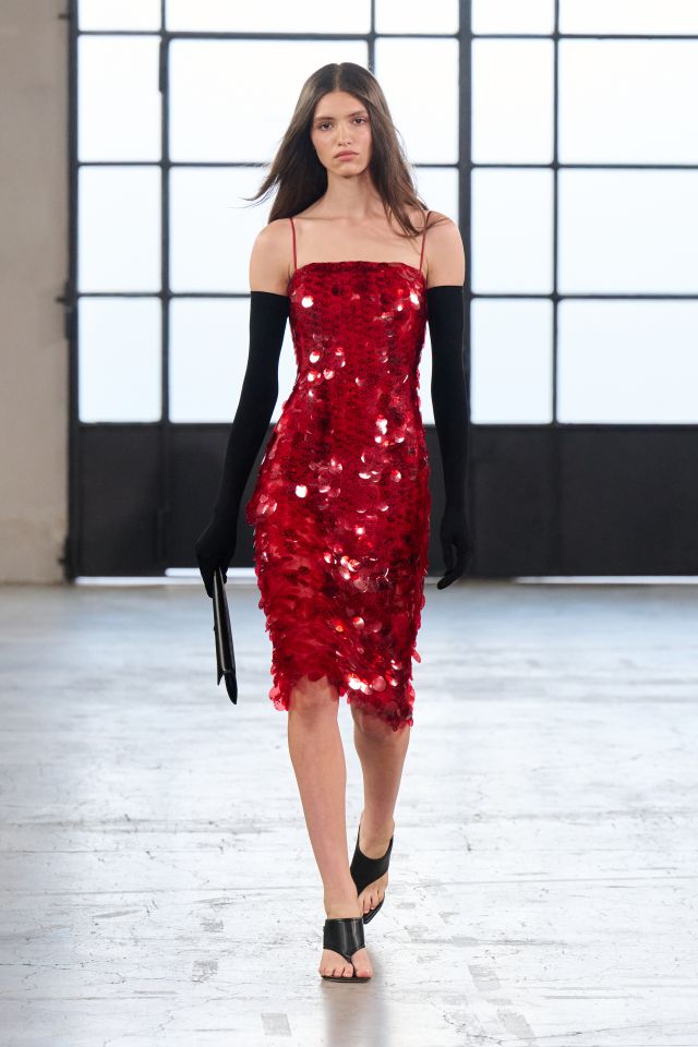من عرض أزياء Elisabetta Franchi لربيع وصيف 2027
