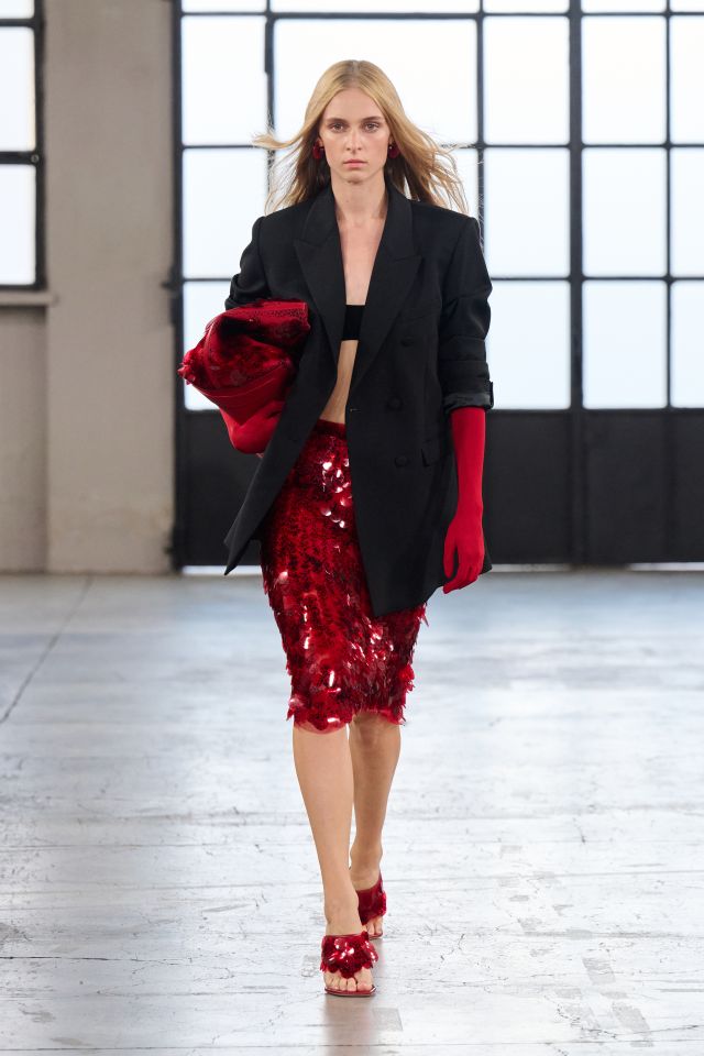 من عرض أزياء Elisabetta Franchi لربيع وصيف 2027