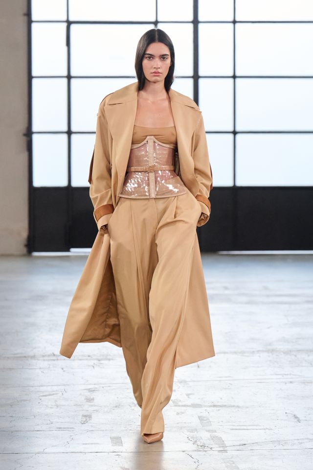 من عرض أزياء Elisabetta Franchi لربيع وصيف 2027