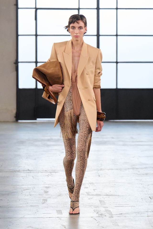 من عرض أزياء Elisabetta Franchi لربيع وصيف 2027