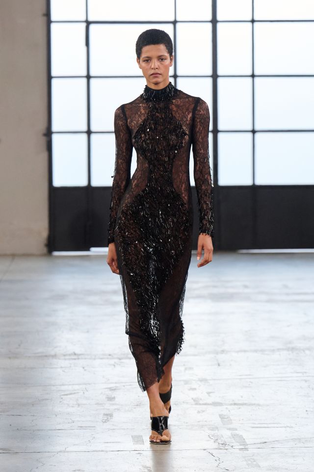 من عرض أزياء Elisabetta Franchi لربيع وصيف 2027