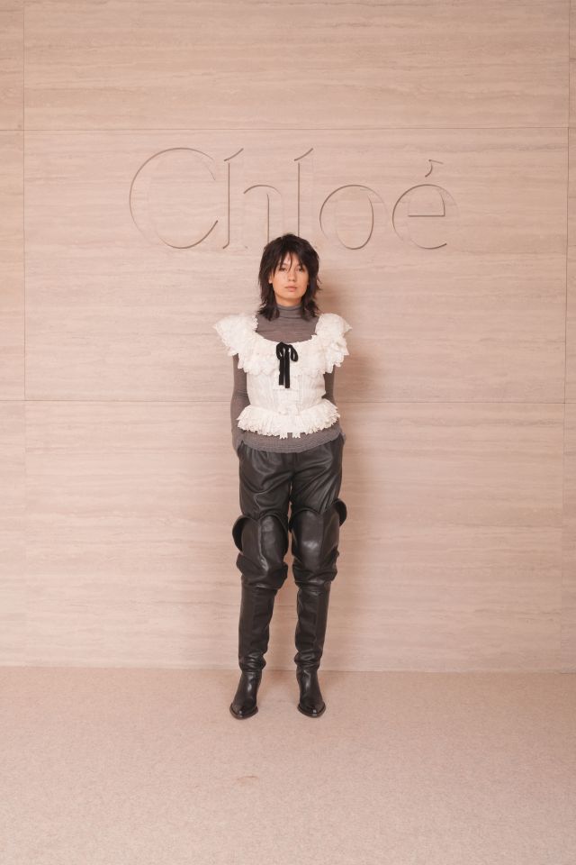 Eva Yelmani في عرض Chloé لصيف 2027