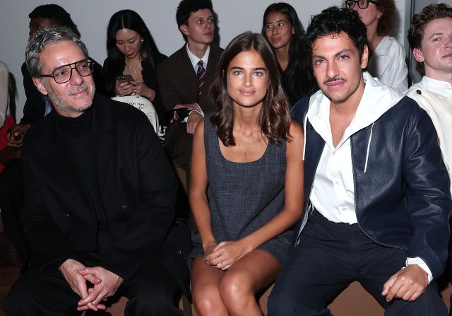 Francesco Colella و Martina Ferragamo و Simone Coppo في عرض Ferragamo لربيع وصيف 2027