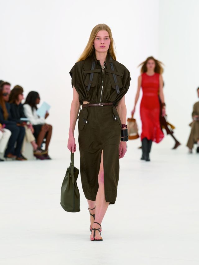 من مجموعة أزياء Hermès لربيع وصيف 2027