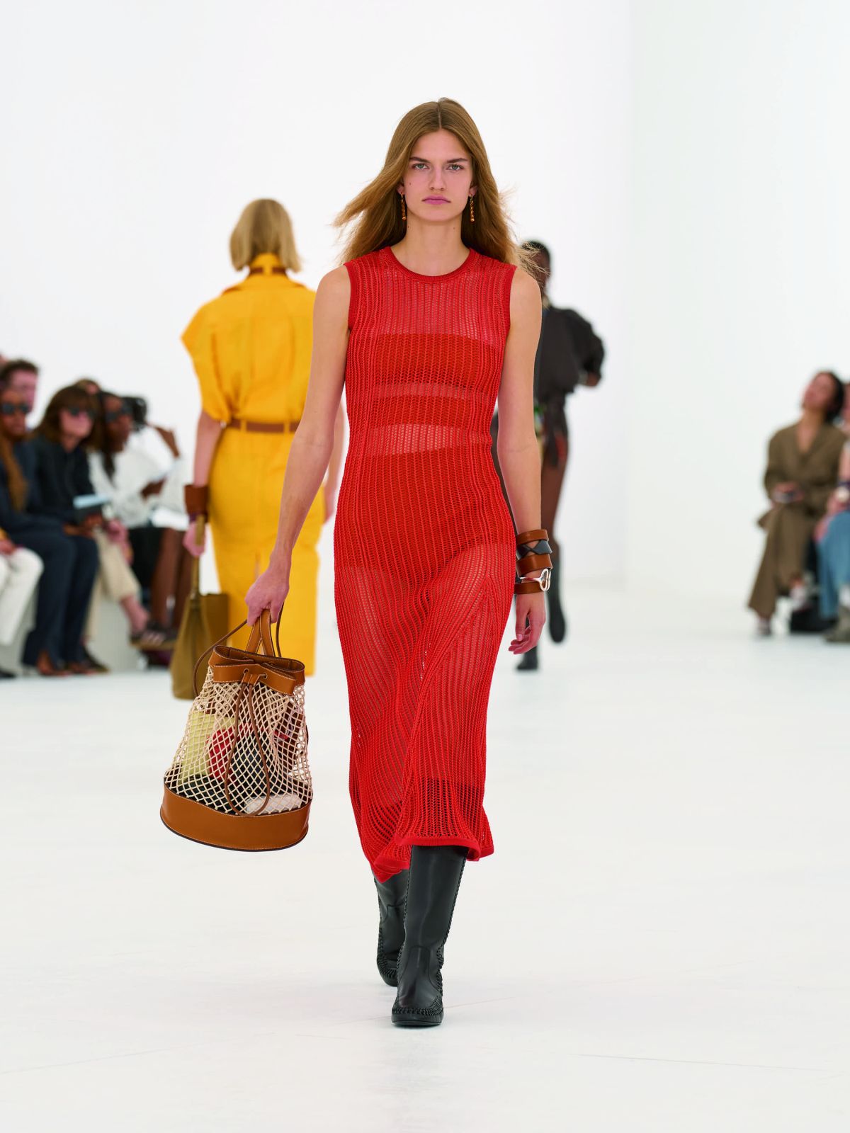 من مجموعة أزياء Hermès لربيع وصيف 2027 من مجموعة أزياء Hermès لربيع وصيف 2027
