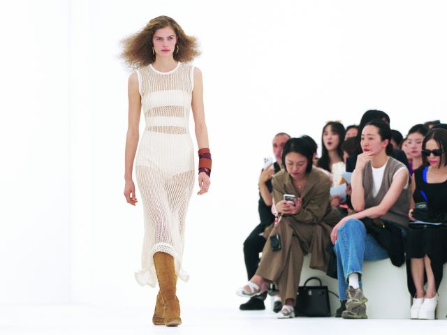 من مجموعة أزياء Hermès لربيع وصيف 2027