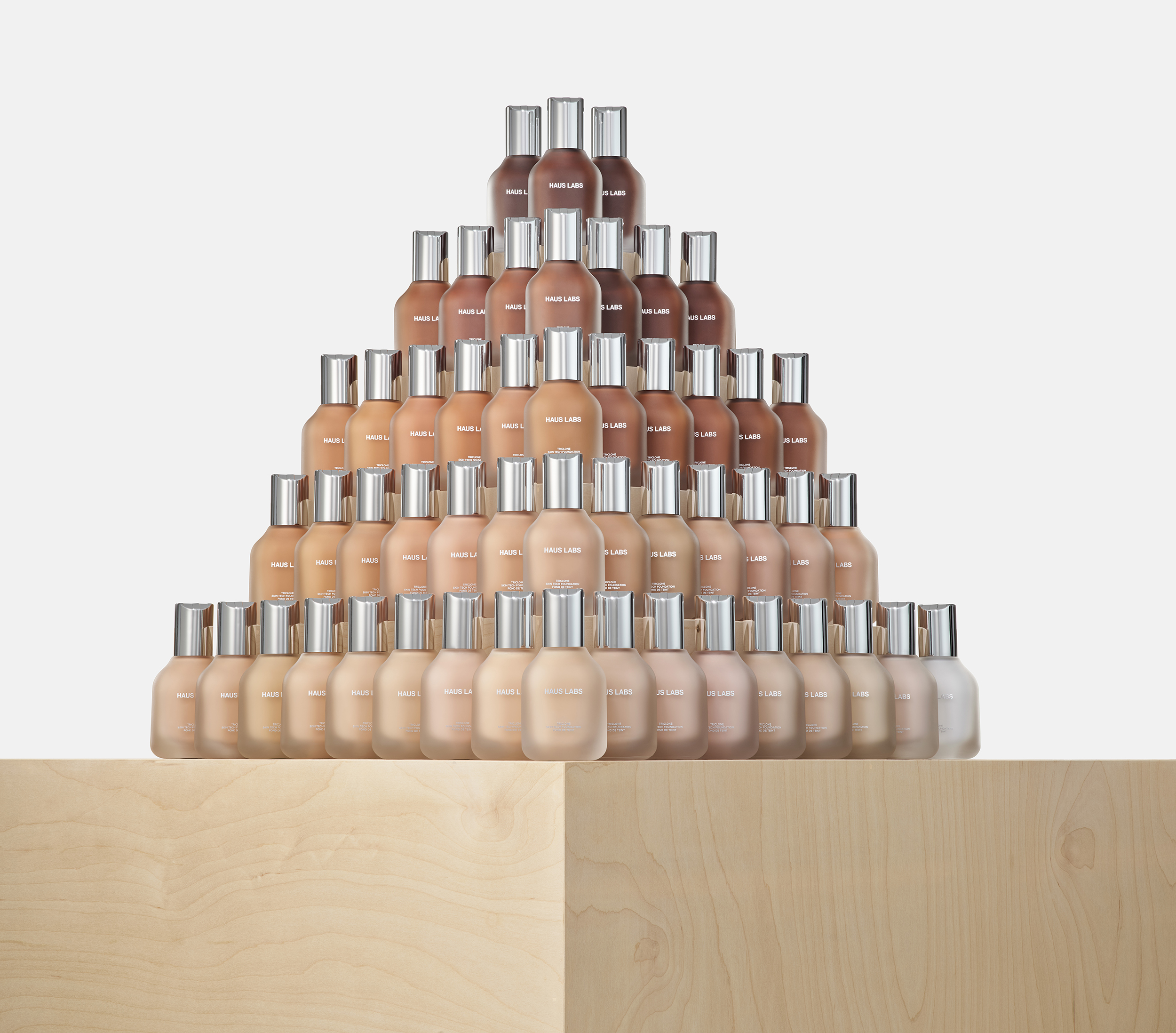 Foundation Tower من Haus Labs لبشرة موحّدة وتغطية طبيعية بإطلالة مشرقة Foundation Tower من Haus Labs لبشرة موحّدة وتغطية طبيعية بإطلالة مشرقة