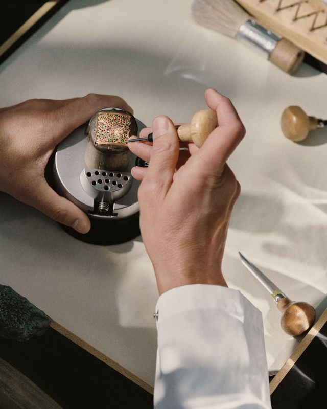 تفاصيل من الحرفية وراء مجوهرات Royal Oak Joaillerie من Audemars Piguet