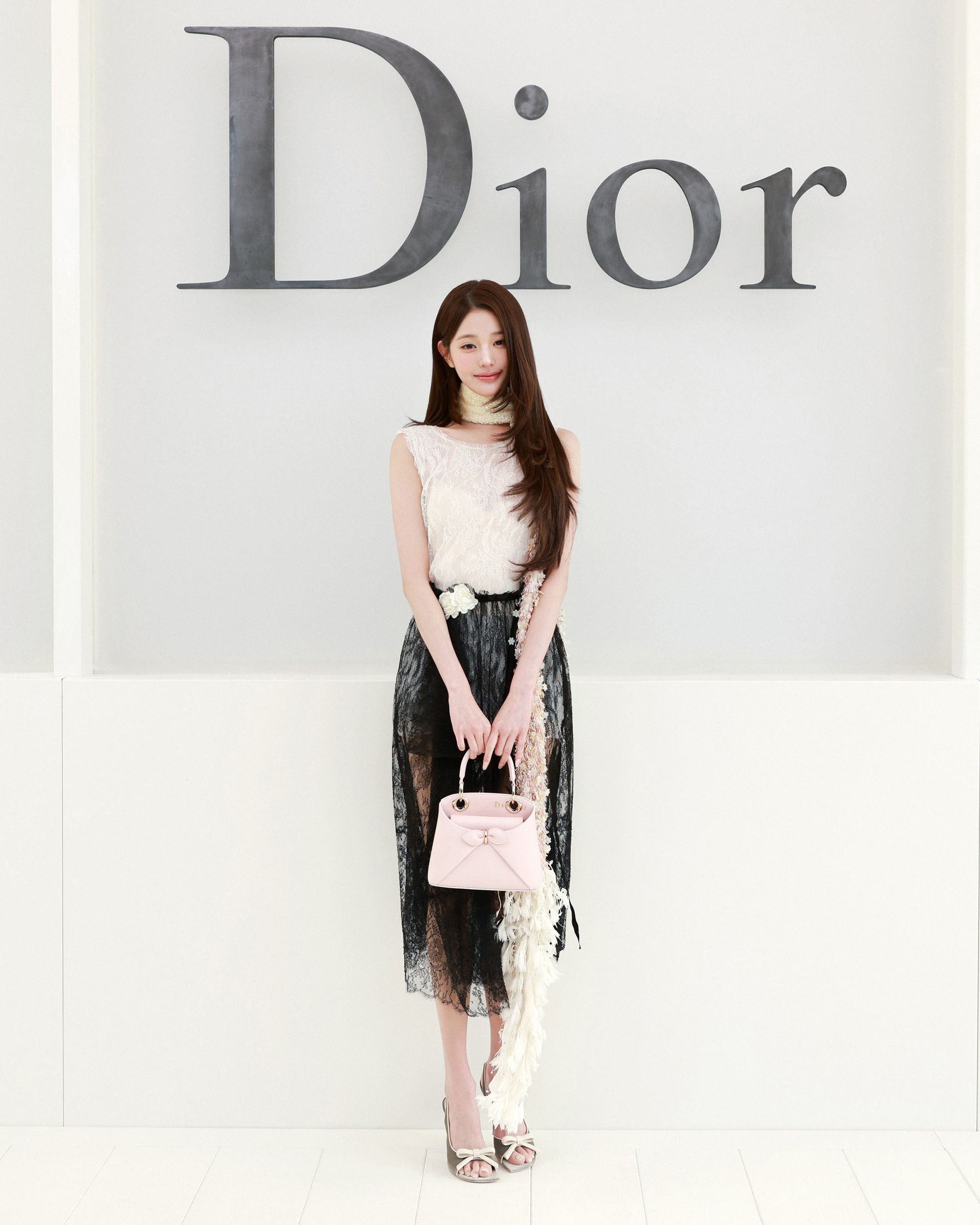 Jang Wonyoung في عرض Dior لصيف 2027