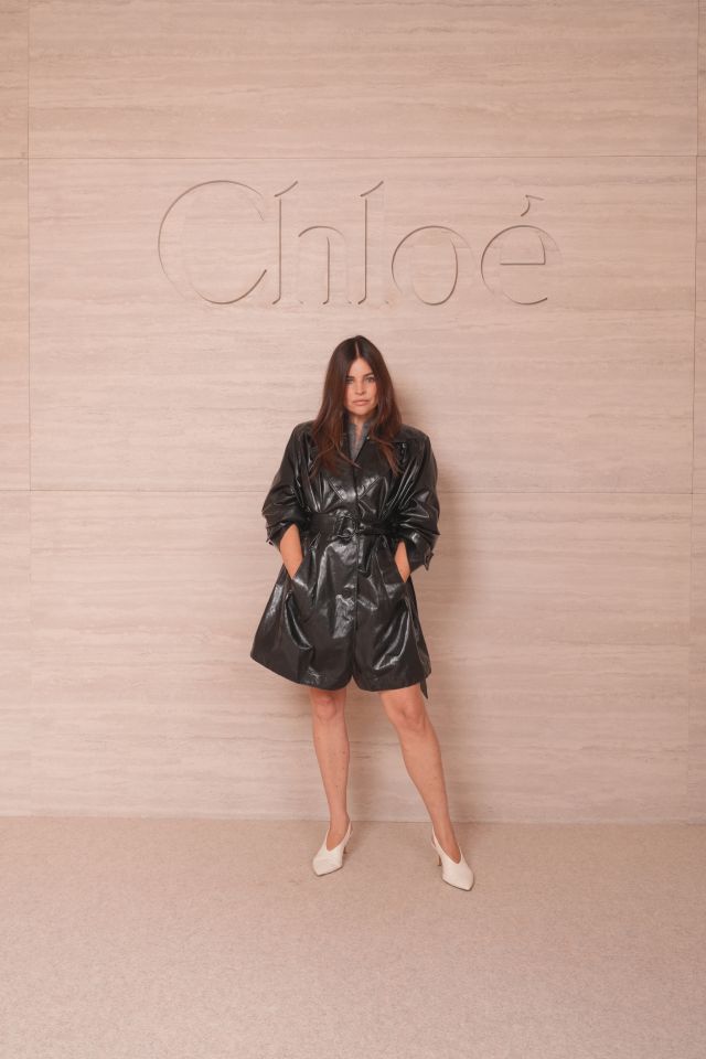 Julia Restoin Roitfeld في عرض Chloé لصيف 2027