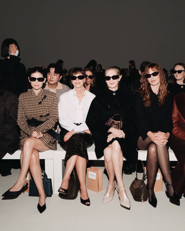Kate Mara وLeighton Meester وKelly Rutherford وLouise Bourgoin في عرض Max Mara لربيع وصيف 2027