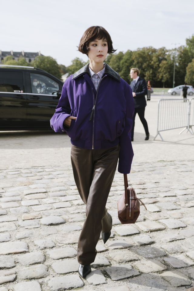 Chen Duling في عرض أزياء LOEWE لربيع وصيف 2027