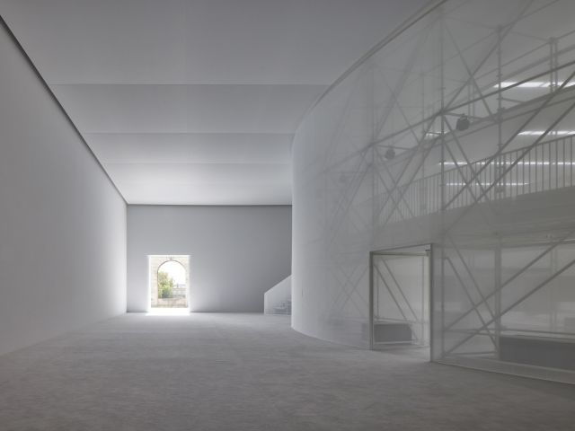 مساحة عرض LOEWE لربيع وصيف 2027