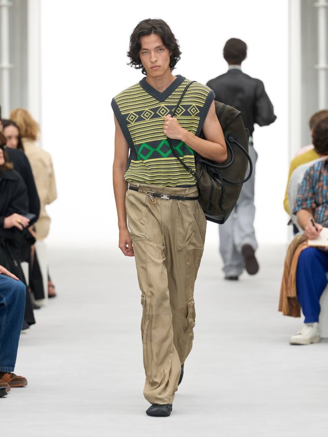 من عرض أزياء LOEWE لربيع وصيف 2027