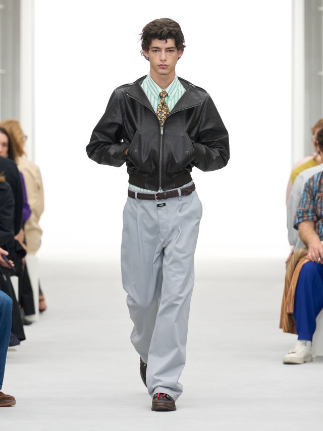 من عرض أزياء LOEWE لربيع وصيف 2027
