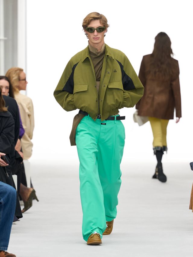 من عرض أزياء LOEWE لربيع وصيف 2027