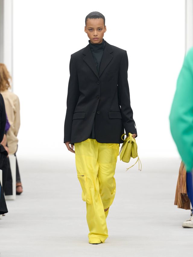 من عرض أزياء LOEWE لربيع وصيف 2027