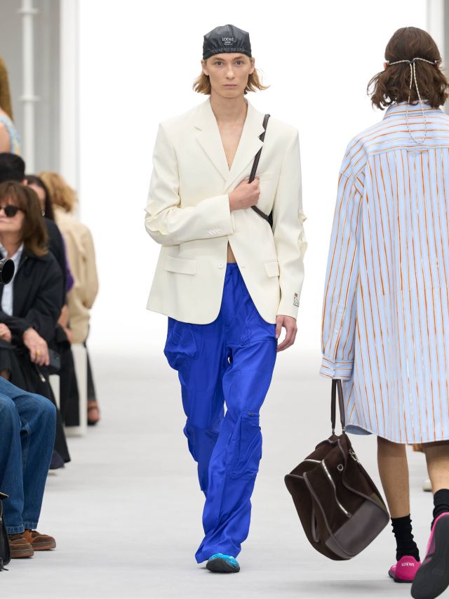 من عرض أزياء LOEWE لربيع وصيف 2027