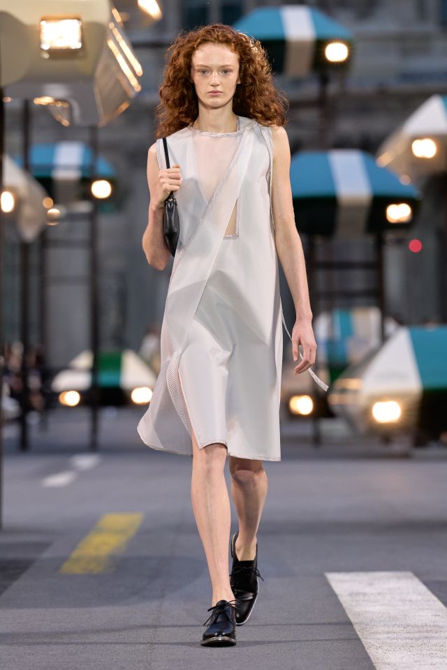من عرض أزياء LOUIS VUITTON لربيع وصيف 2027