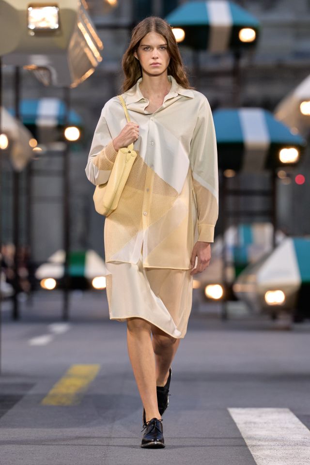 من عرض أزياء LOUIS VUITTON لربيع وصيف 2027