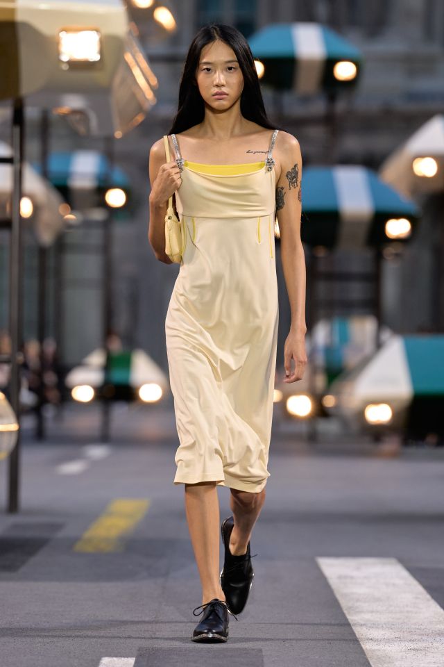 من عرض أزياء LOUIS VUITTON لربيع وصيف 2027