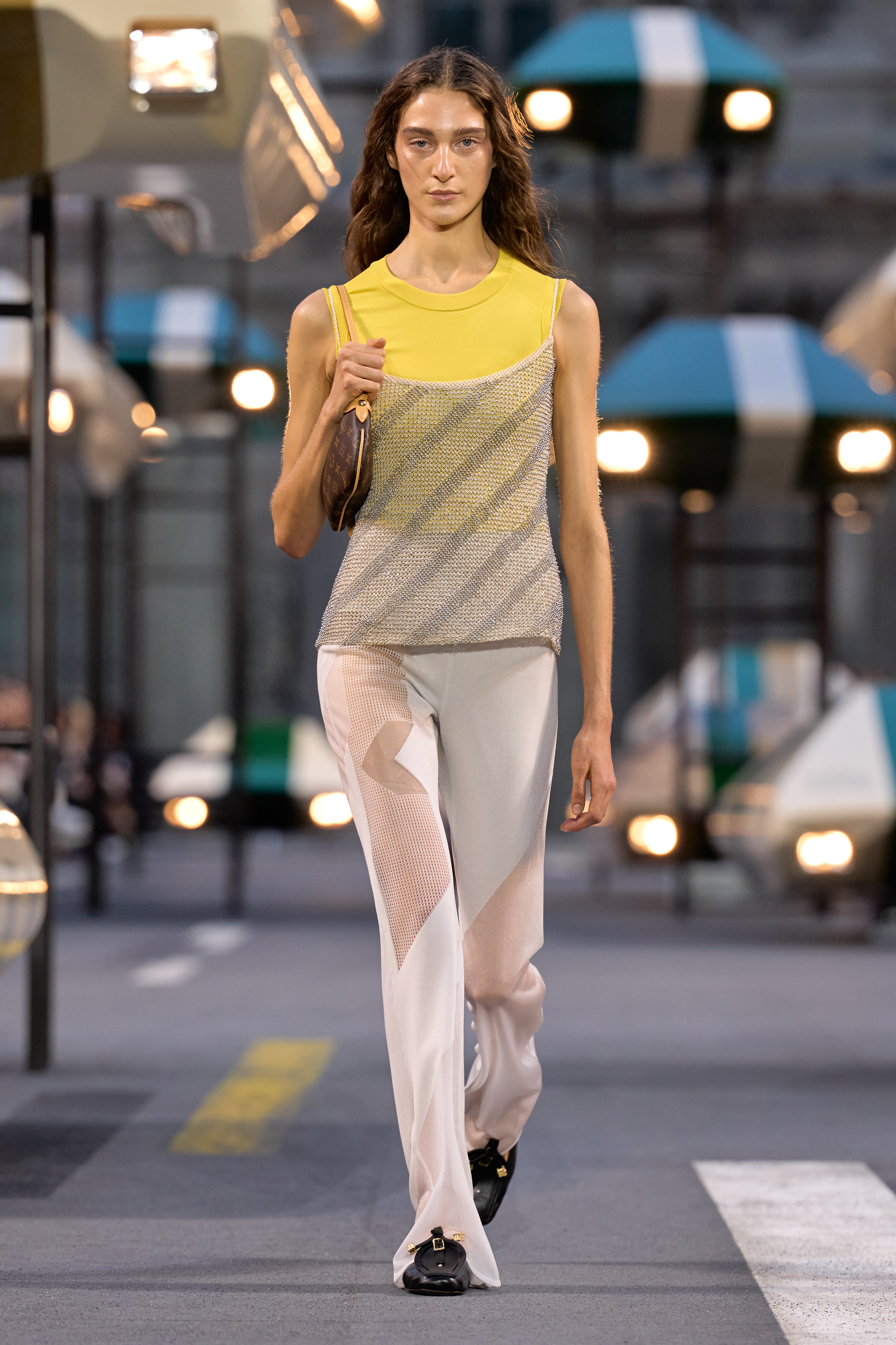 من عرض أزياء LOUIS VUITTON لربيع وصيف 2027
