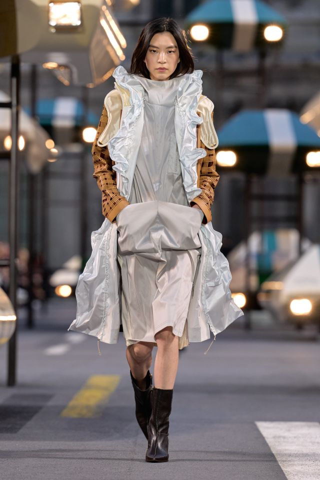من عرض أزياء LOUIS VUITTON لربيع وصيف 2027