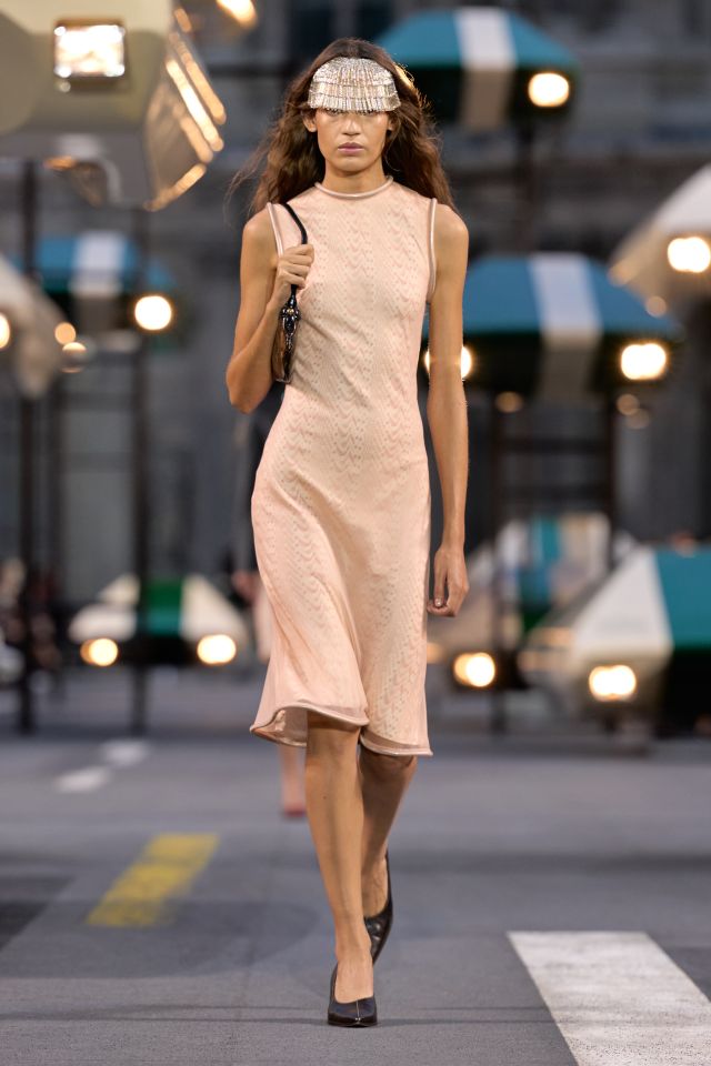 من عرض أزياء LOUIS VUITTON لربيع وصيف 2027