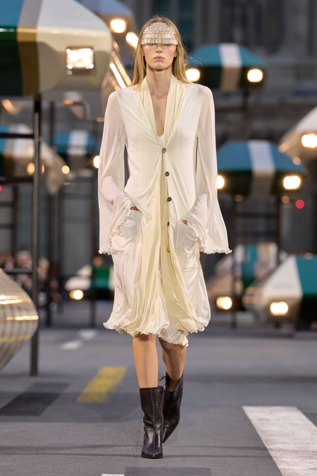 من عرض أزياء LOUIS VUITTON لربيع وصيف 2027