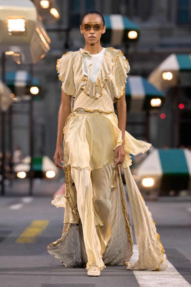 من عرض أزياء LOUIS VUITTON لربيع وصيف 2027
