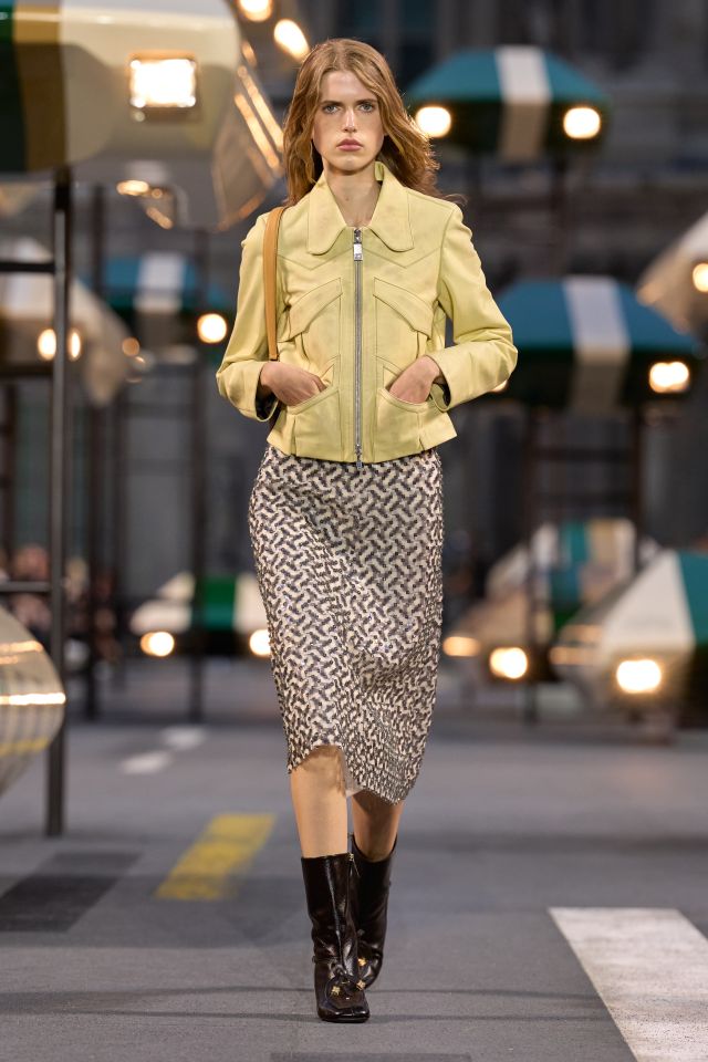 من عرض أزياء LOUIS VUITTON لربيع وصيف 2027