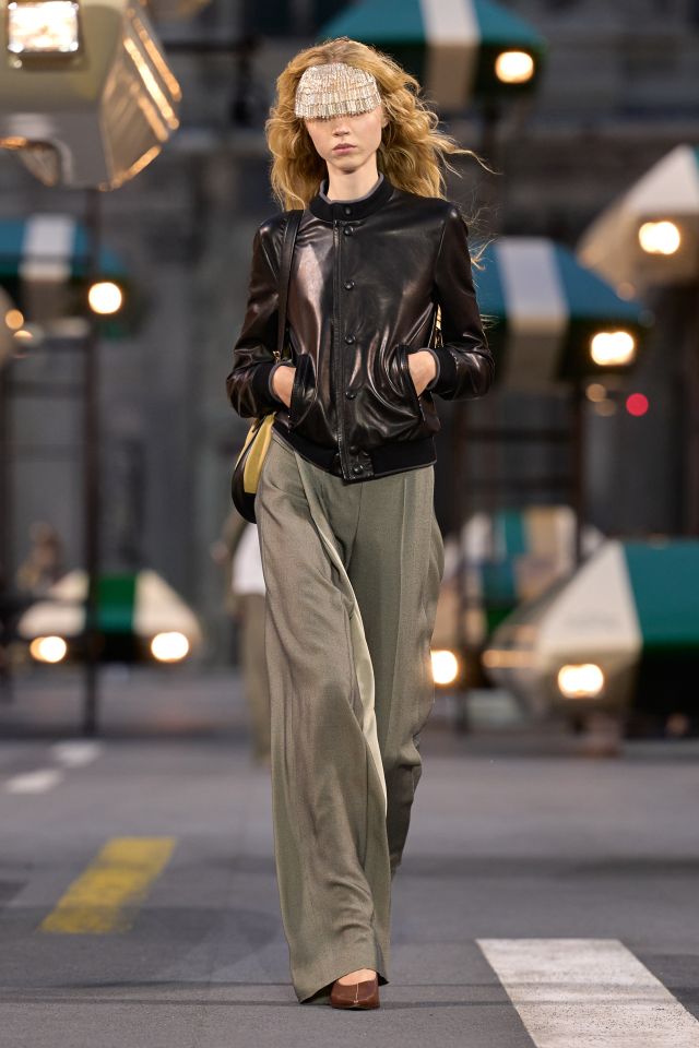 من عرض أزياء LOUIS VUITTON لربيع وصيف 2027