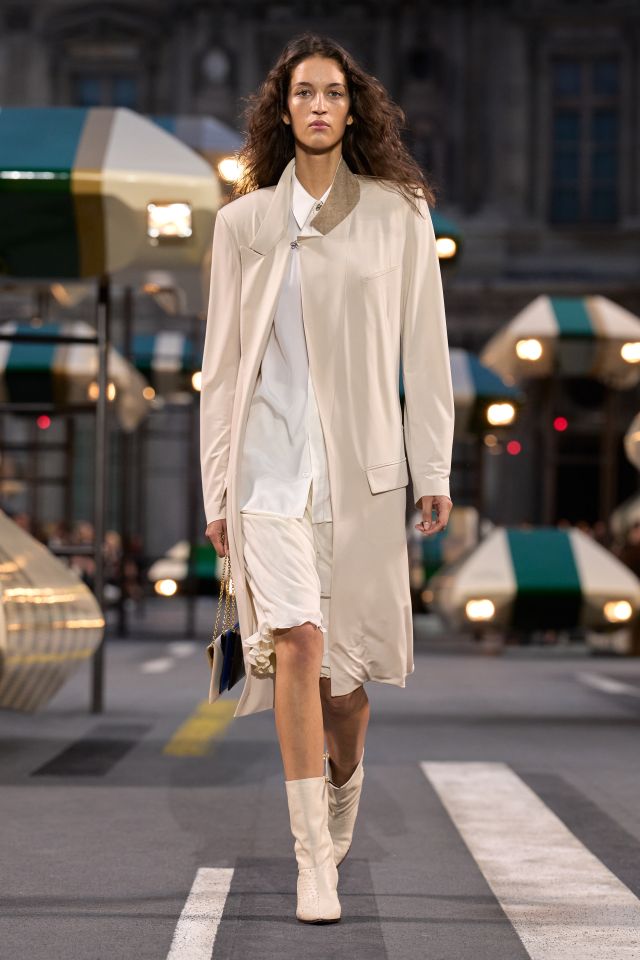 من عرض أزياء LOUIS VUITTON لربيع وصيف 2027