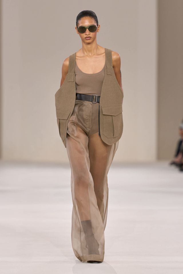رقي معاصر يترجم روح ربيع وصيف 2027 من Max Mara