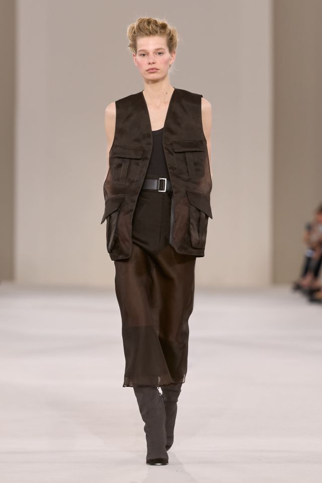 تفاصيل أنيقة ترسم مشهد الموسم الجديد من Max Mara