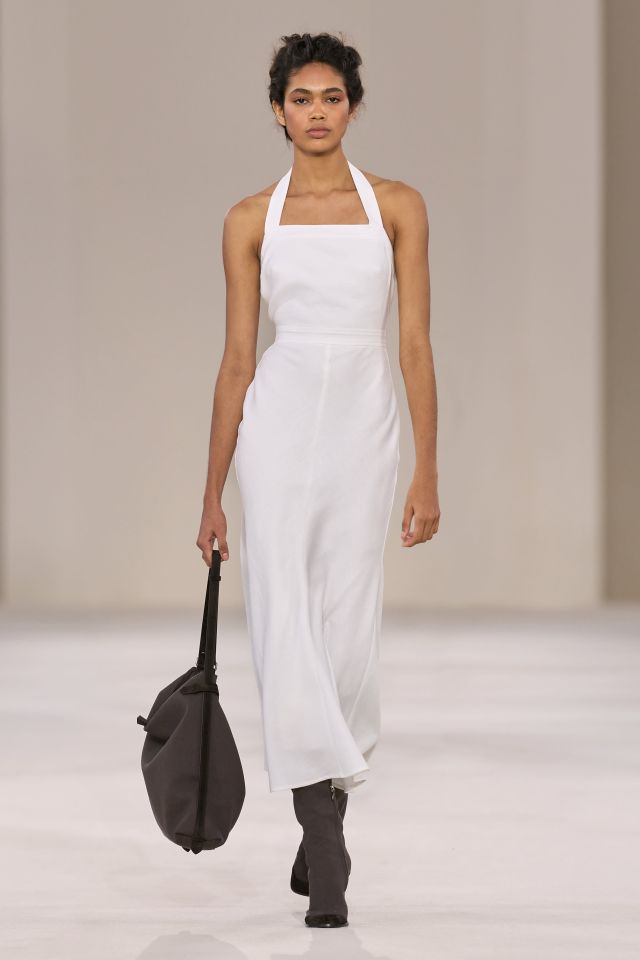 بين البساطة والرقي تتجلّى أناقة Max Mara