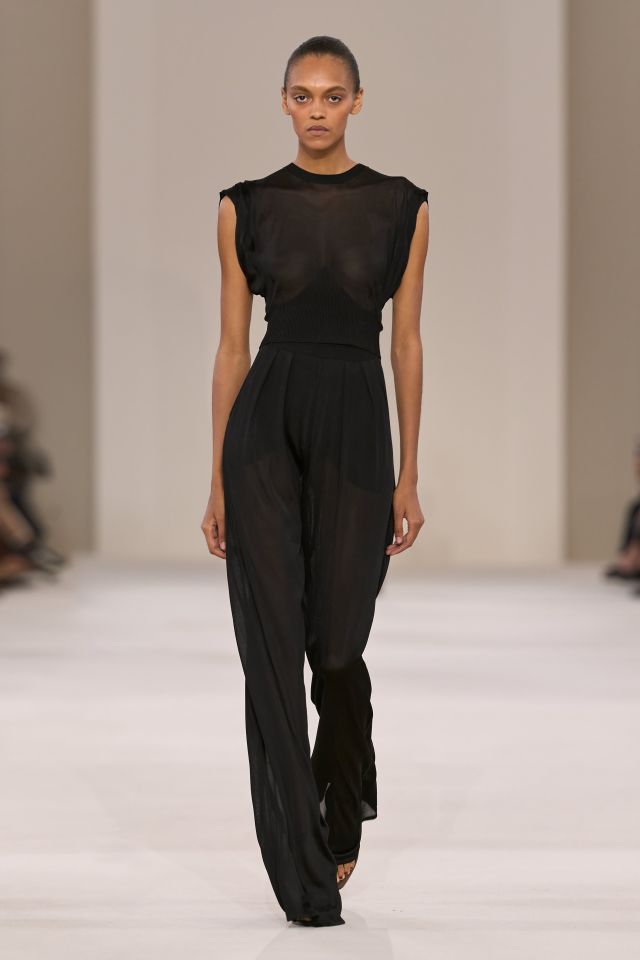 رقيّ عصري يكتمل بتفاصيل ربيع وصيف 2027 من Max Mara