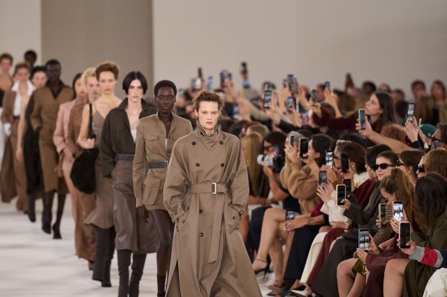 أجواء عرض Max Mara لربيع وصيف 2027