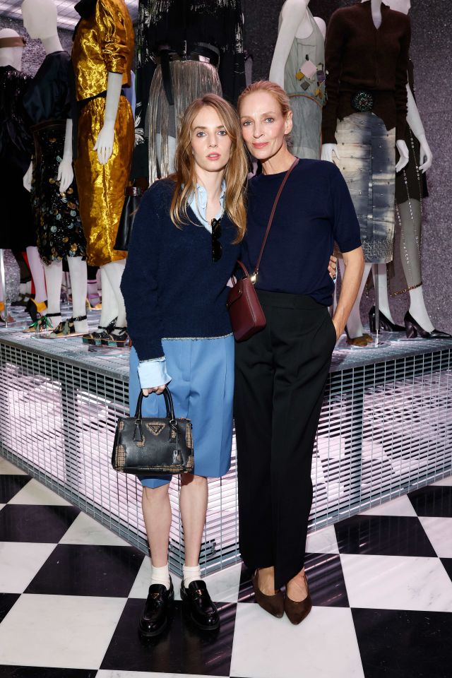 Maya Thurman-Hawke وUma Thurman في عشاء Prada لمجموعة ربيع وصيف 2027