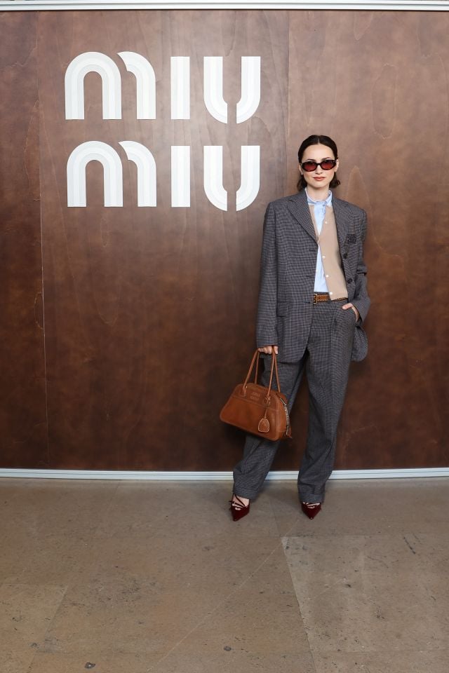 Maude Apatow من عرض أزياء Miu Miu لربيع وصيف 2027