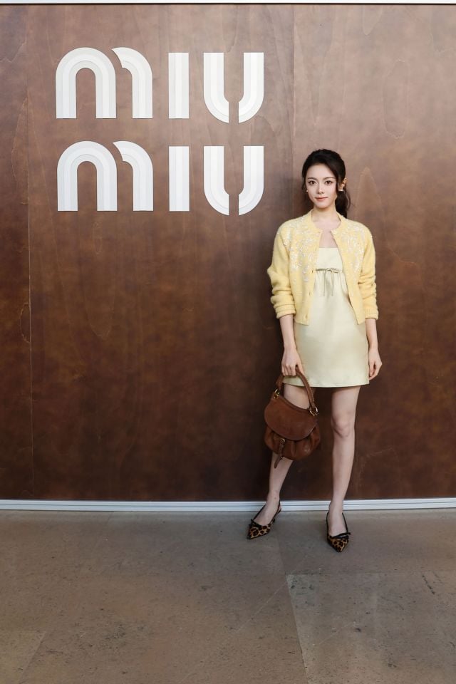 Zhao Jinmai من عرض أزياء Miu Miu لربيع وصيف 2027