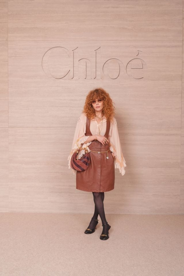Natasha Lyonne في عرض Chloé لصيف 2027