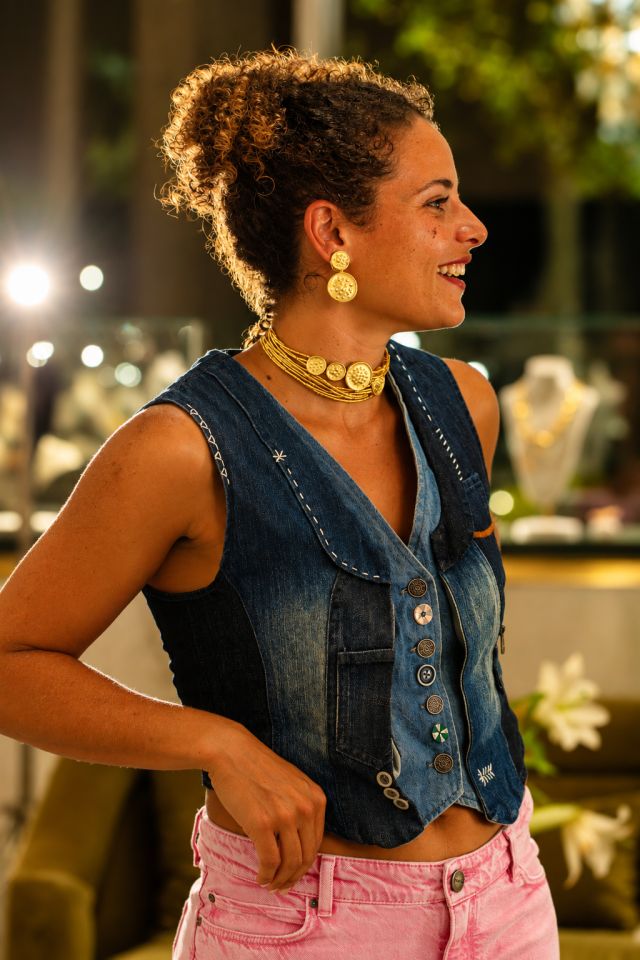 أناقة ميار شريف تتكامل مع مجوهرات Nado’s Jewellery