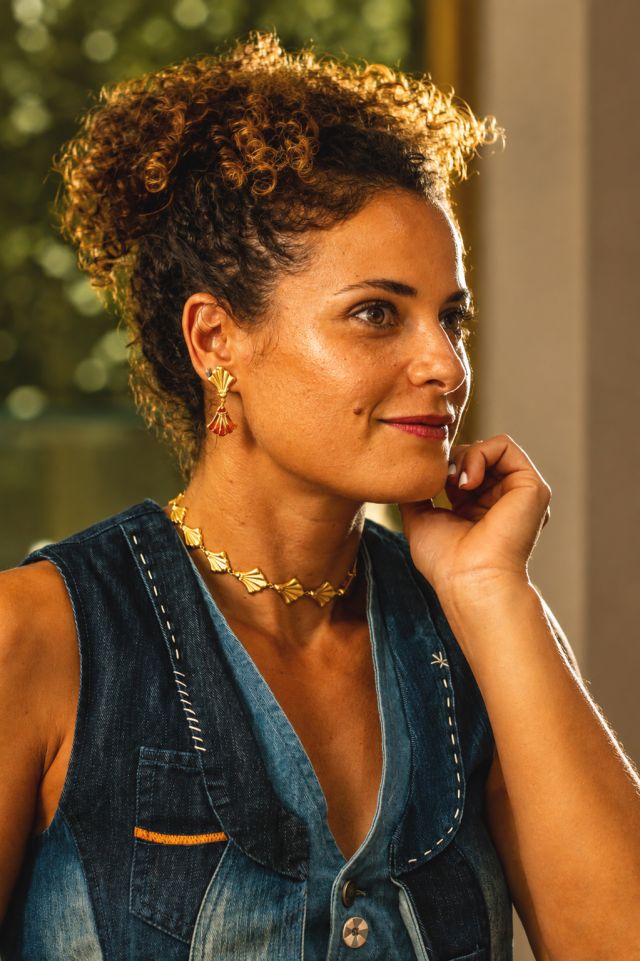 ميار شريف تختار مجوهرات Nado’s Jewellery لإطلالتها.