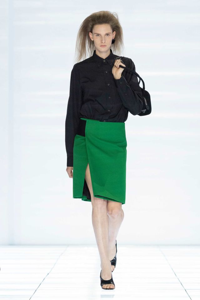 من مجموعة Prada للنساء لربيع وصيف 2027
