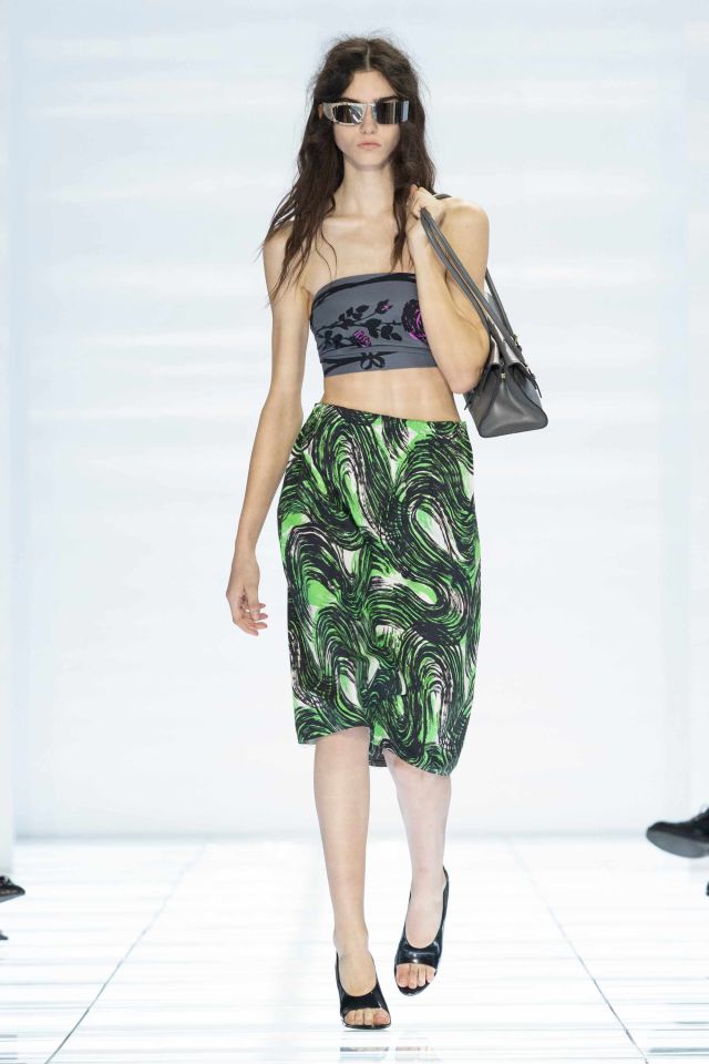 من مجموعة Prada للنساء لربيع وصيف 2027