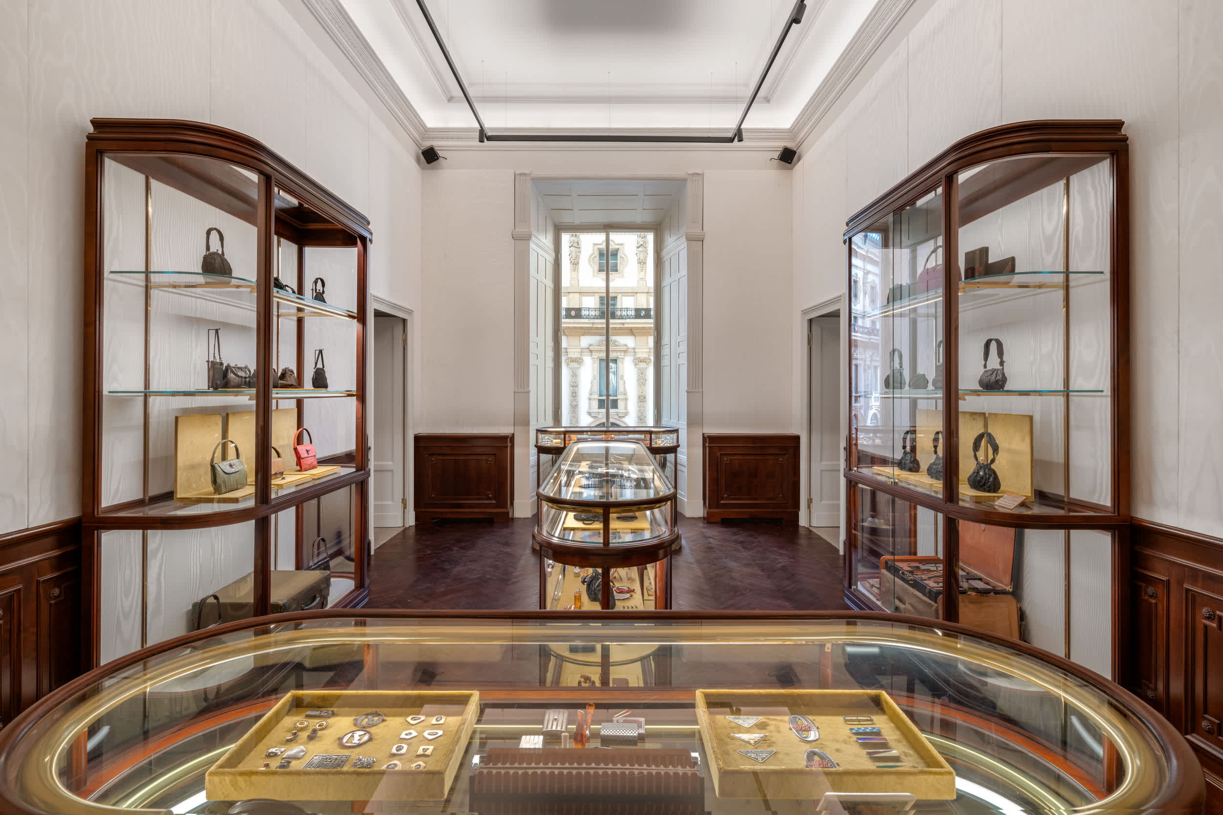 معرض Pradasphere في Prada Galleria في غاليريا فيتوريو إيمانويل الثاني بميلانو