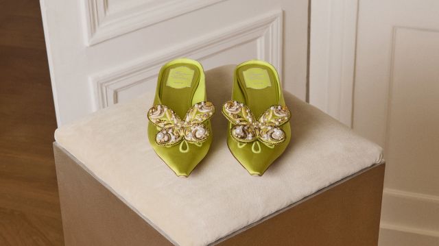 من مجموعة Roger Vivier لربيع وصيف 2027